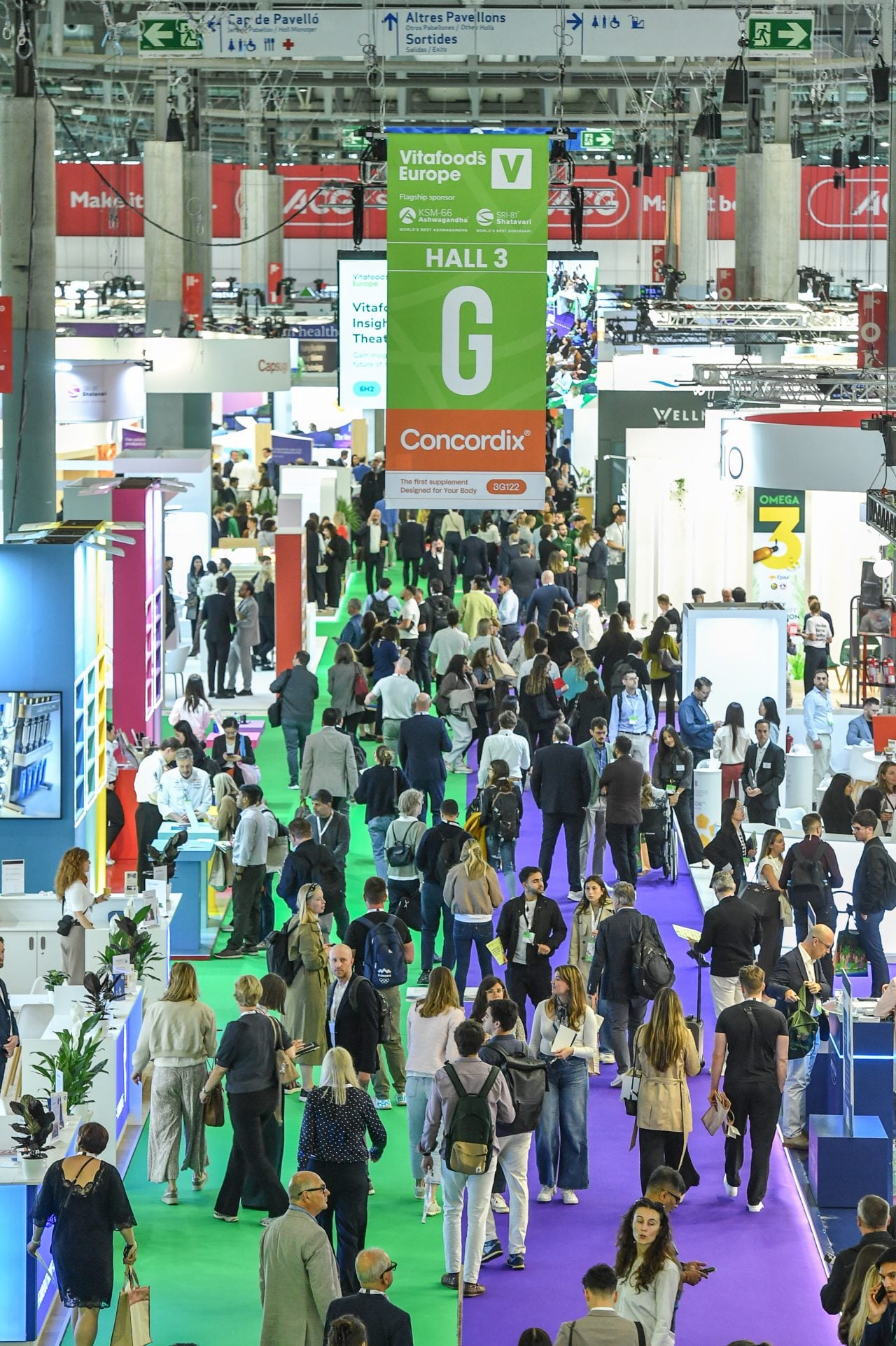 Visitors looking at nutraceutical products